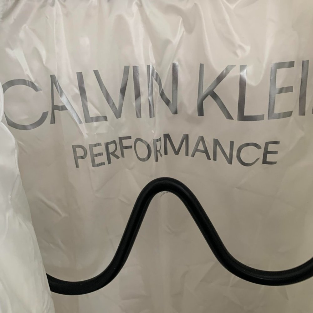 Calvin Klein Performance NWT, SIZE MEDIUM - Picture 4 of 14